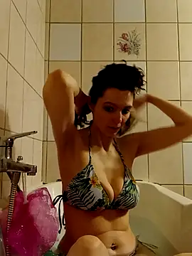 labellerose online show from December 2025 06:13:02 PM