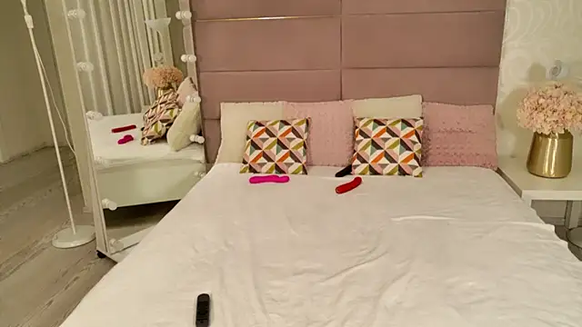 IndieMoon online show from April 2026 07:15:02 PM