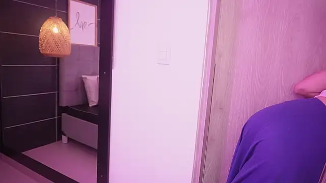 Thalia Karlson online show from March 2026 12:31:01 PM