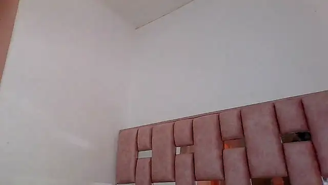 abby moss 2 online show from January 2026 05:05:01 PM