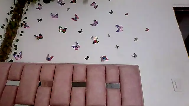Snapshot of abby_moss_2 chatting on July 2026 01:01:01 AM abby moss 2 online show from July 2026 01:01:01 AM