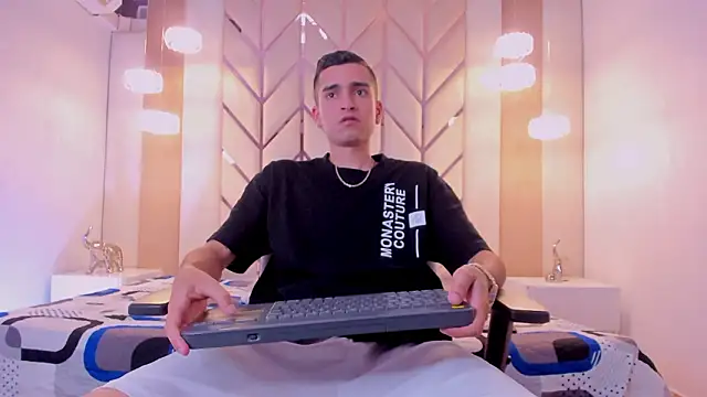 Ethan Boy  online show from February 2026 08:11:02 PM