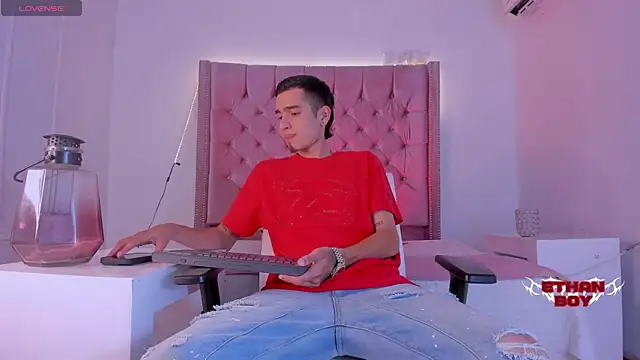 Ethan Boy  online show from October 2025 08:52:01 PM