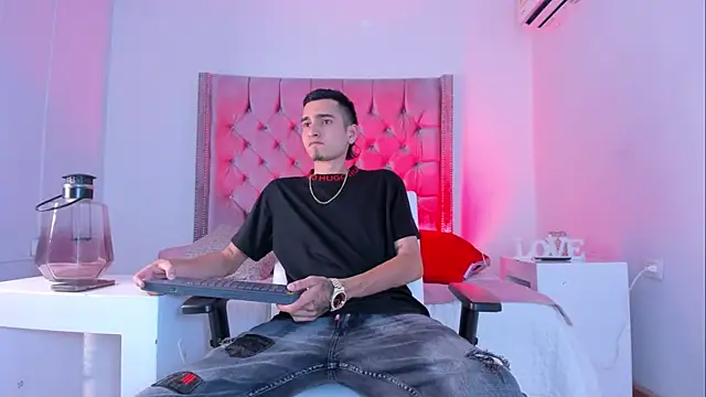Ethan Boy  online show from October 2025 07:55:01 PM