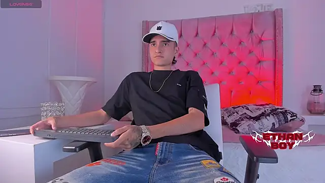 Snapshot of Ethan_Boy_ chatting on December 2025 08:41:02 PM Ethan Boy online show from December 2025 08:41:02 PM