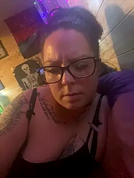 Snapshot of EdNEmSexyBlend chatting on October 2025 05:40:01 AM EdNEmSexyBlend online show from October 2025 05:40:01 AM