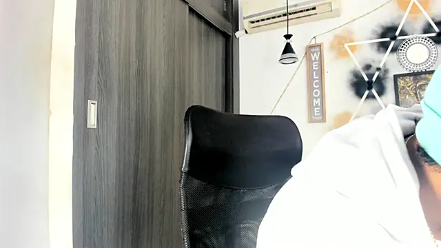 Snapshot of jhapsson_wong chatting on October 2025 01:52:01 PM jhapsson wong online show from October 2025 01:52:01 PM