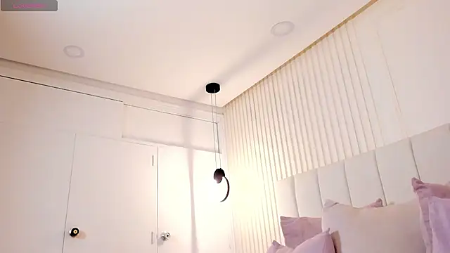 Snapshot of amira_sanz chatting on November 2025 04:05:02 AM amira sanz online show from November 2025 04:05:02 AM