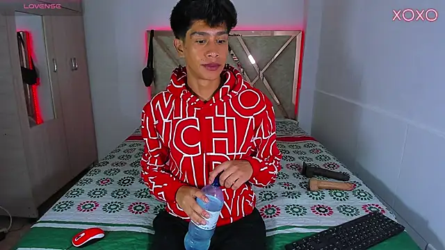 Jacovo2002 online show from October 2025 05:28:02 AM