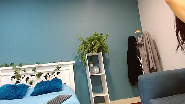 Valerii Mariin online show from November 2025 05:05:01 PM