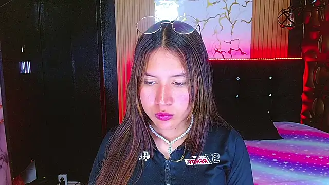 tinibunny online show from November 2025 07:19:01 PM