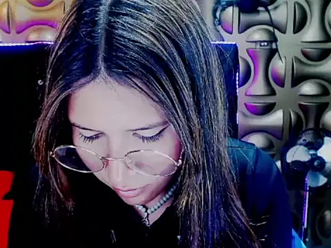 tinibunny online show from November 2025 08:02:02 PM