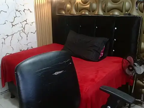 tinibunny online show from November 2025 07:40:01 PM