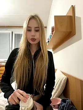 Snapshot of JudithCarly chatting on November 2025 06:23:01 PM JudithCarly online show from November 2025 06:23:01 PM