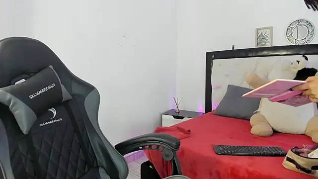 Barbieteeen online show from November 2025 05:22:01 AM