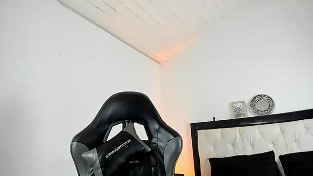 Barbieteeen online show from December 2025 04:33:01 AM