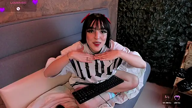 bubble  angel   online show from November 2025 11:42:02 AM