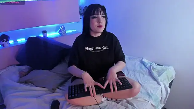 bubble  angel   online show from November 2025 11:44:01 AM