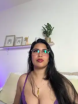 Snapshot of shainadavis chatting on July 2026 03:37:01 AM shainadavis online show from July 2026 03:37:01 AM