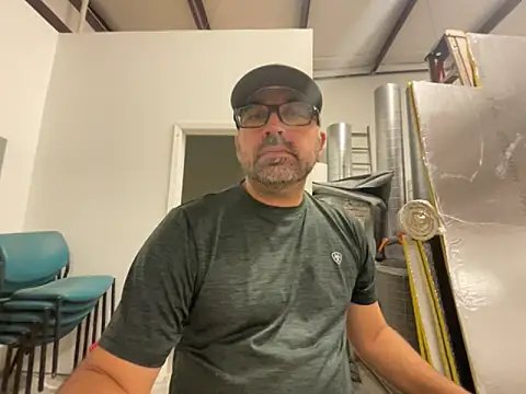 Snapshot of Fun_Time_Ron_2 chatting on October 2025 01:57:02 PM Fun Time Ron 2 online show from October 2025 01:57:02 PM