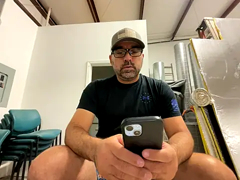 Snapshot of Fun_Time_Ron_2 chatting on October 2025 01:45:02 PM Fun Time Ron 2 online show from October 2025 01:45:02 PM