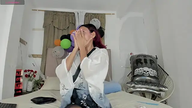 Nina keller  online show from October 2025 11:49:01 PM