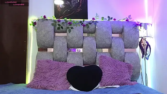 alix kitty online show from April 2026 10:36:01 PM