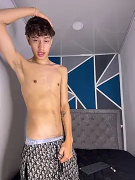 Douglas Lux online show from January 2026 07:56:02 AM