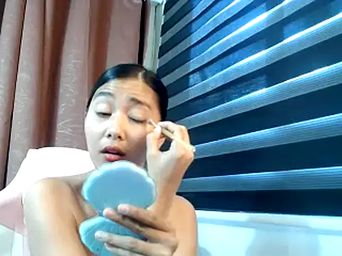 Snapshot of De_amore chatting on October 2025 02:31:02 AM De amore online show from October 2025 02:31:02 AM