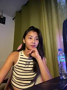 Snapshot of De_amore chatting on June 2026 02:17:01 AM De amore online show from June 2026 02:17:01 AM