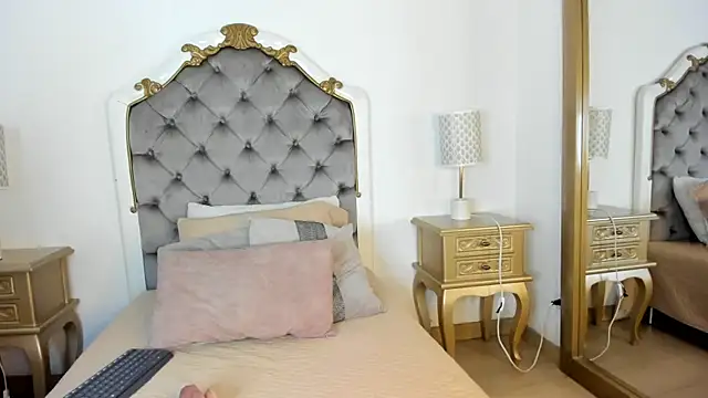 Snapshot of mary_joseph chatting on December 2025 08:36:02 PM mary joseph online show from December 2025 08:36:02 PM