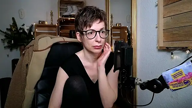 Antifistin online show from November 2025 05:14:02 PM