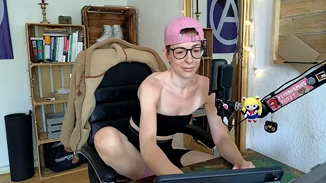 Snapshot of Antifistin chatting on June 2026 12:04:01 PM Antifistin online show from June 2026 12:04:01 PM