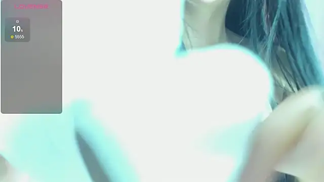 little  Chloee  online show from December 2025 04:24:01 AM