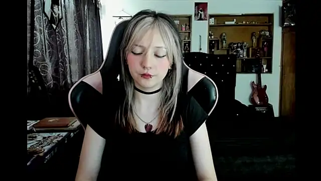 Maki Zein  online show from January 2026 10:27:01 PM