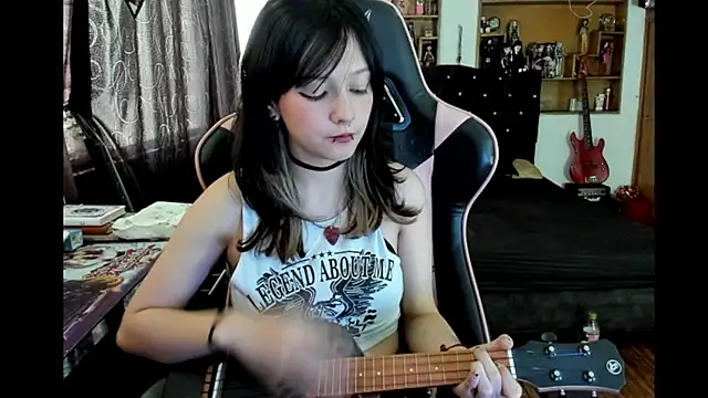 Maki Zein  online show from February 2026 08:30:02 PM