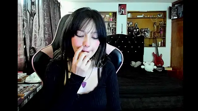 Maki Zein  online show from February 2026 10:01:02 PM