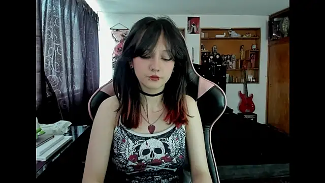 Maki Zein  online show from December 2025 06:45:01 PM