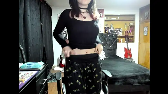 Maki Zein  online show from November 2025 10:14:01 AM