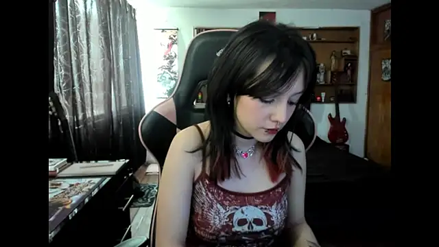 Maki Zein  online show from October 2025 08:08:01 PM