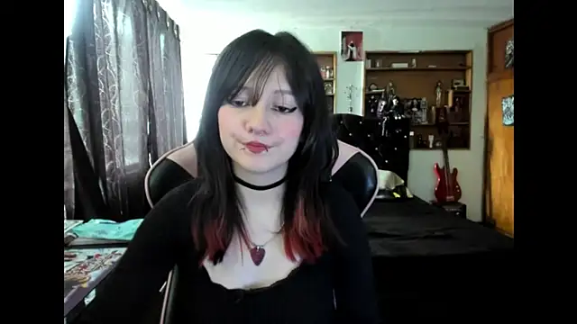 Maki Zein  online show from November 2025 08:42:01 PM