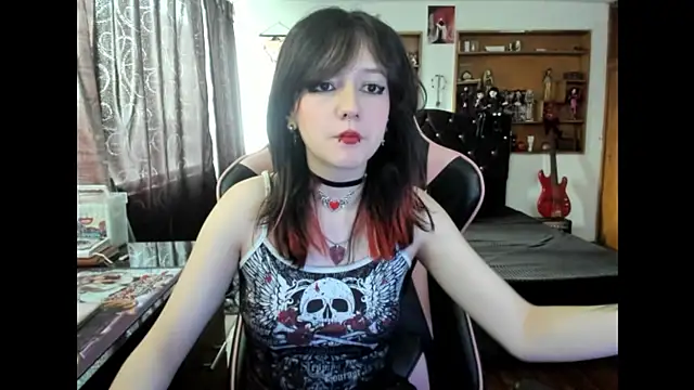 Maki Zein  online show from November 2025 04:10:01 PM