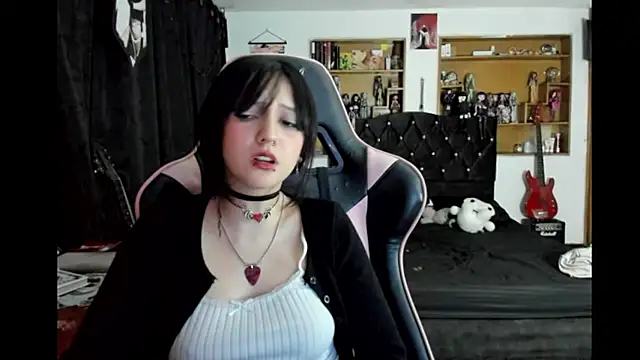 Maki Zein  online show from March 2026 01:21:02 AM