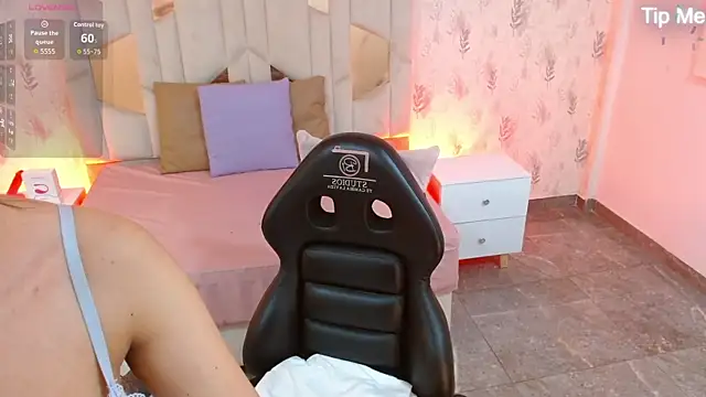 MARIANA TAY1 online show from October 2025 03:05:01 AM