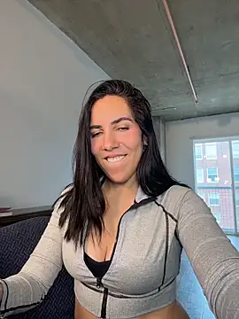 Lolathebaddie online show from February 2026 05:23:01 PM