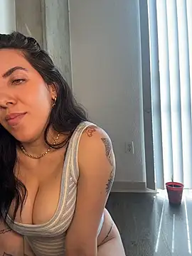 Snapshot of Lolathebaddie chatting on May 2026 03:43:01 PM Lolathebaddie online show from May 2026 03:43:01 PM