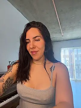 Lolathebaddie online show from March 2026 04:41:02 PM