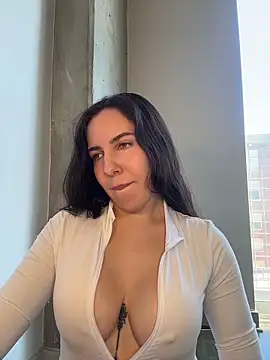 Lolathebaddie online show from April 2026 06:14:01 PM