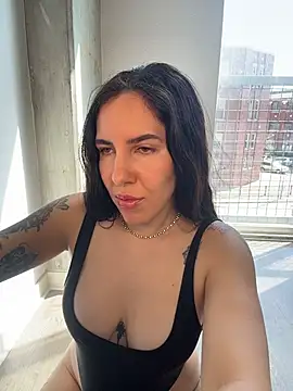 Lolathebaddie online show from March 2026 05:12:02 PM