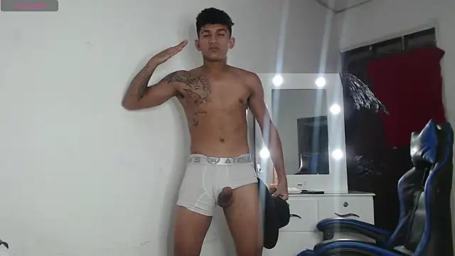 Snapshot of Angel_LatinGuy chatting on October 2025 07:37:02 PM Angel LatinGuy online show from October 2025 07:37:02 PM